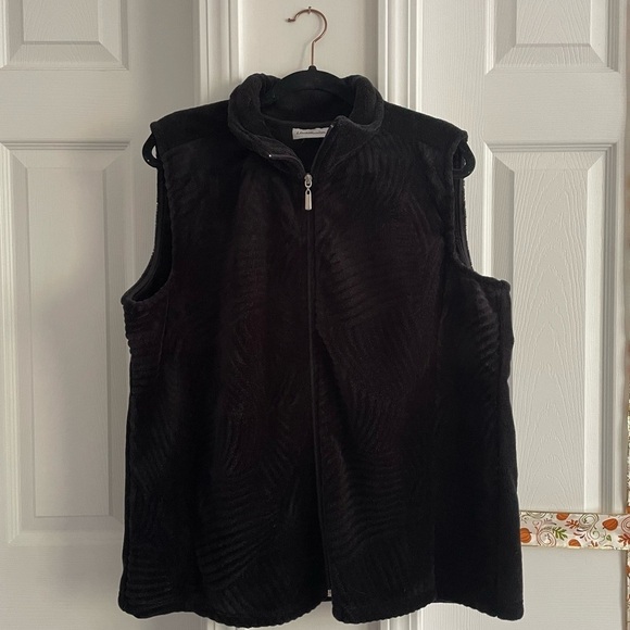 ib diffusion Jackets & Blazers - IB Diffusion Women’s Black Fleece Vest